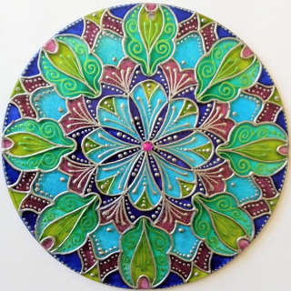 "Kouzel plná" - mandala vnitřní volnosti, vyrovnanosti a Radosti (malba na skle - 12 cm)